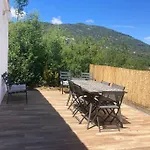 Petite Maison Avec Terrasse.